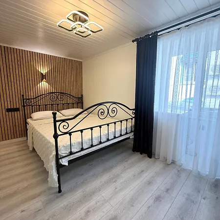 Entire 4-br Historic Greek In Cunda Island Frühstückspension
