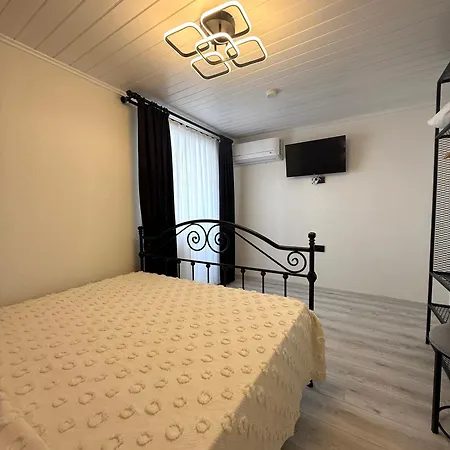 Bed & Breakfast Entire 4-br Historic Greek In Cunda Island